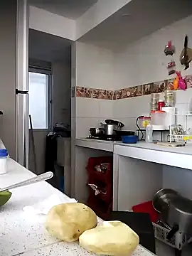 Snapshot of Brenda_Berck_ chatting on November 2025 12:04:02 PM Brenda Berck online show from November 2025 12:04:02 PM