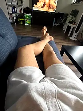 vikki432 online show from February 2026 05:00:01 PM