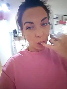 Almmaxxxx online show from October 2025 05:02:02 PM