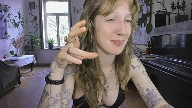 Snapshot of Miranda2_0 chatting on October 2025 06:43:01 AM Miranda2 0 online show from October 2025 06:43:01 AM