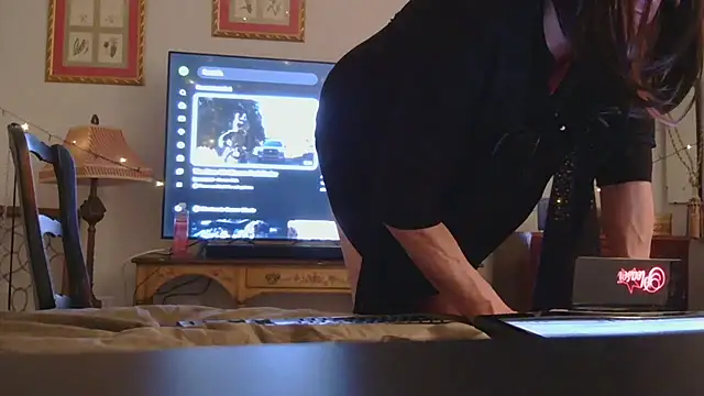 Snapshot of HelloKittyLapDog chatting on March 2026 02:02:01 AM HelloKittyLapDog online show from March 2026 02:02:01 AM