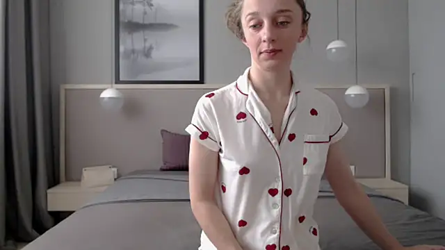 ShySchoolGirl online show from October 2025 10:35:02 AM