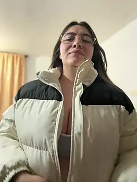 vaneelee online show from January 2026 12:57:01 AM