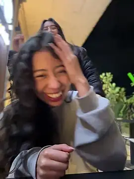 vaneelee online show from April 2026 03:06:02 AM