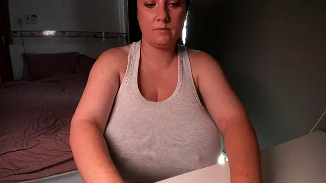 alisiaparril online show from September 2025 05:18:01 AM