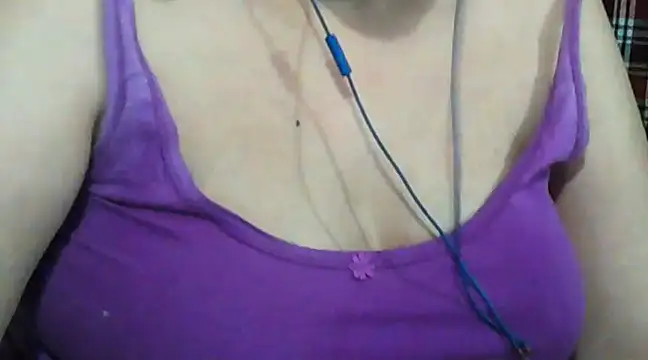 Snapshot of giga-bite chatting on March 2025 05:43:02 PM giga-bite online show from March 2025 05:43:02 PM