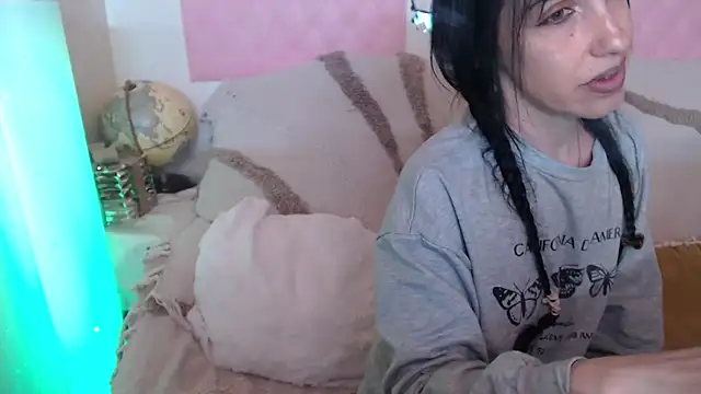 Snapshot of -carla- chatting on April 2026 05:58:01 AM -carla- online show from April 2026 05:58:01 AM