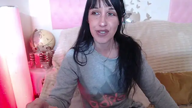 Snapshot of -carla- chatting on May 2026 06:20:02 AM -carla- online show from May 2026 06:20:02 AM