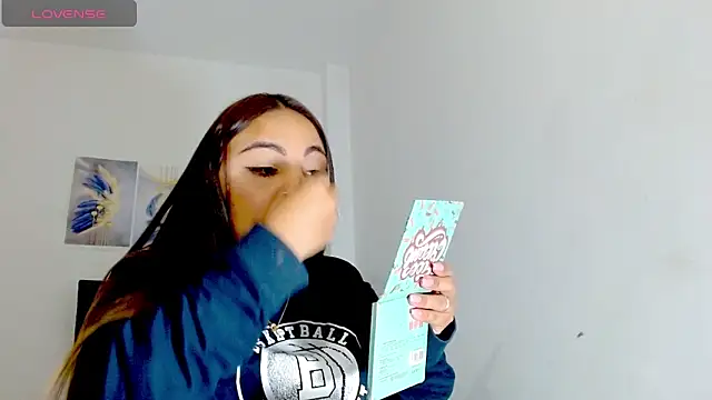 Kylie loveee online show from October 2025 12:29:01 PM