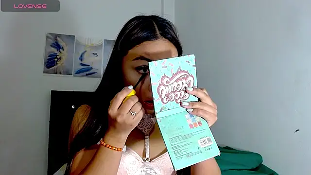 Kylie loveee online show from December 2025 02:11:01 PM