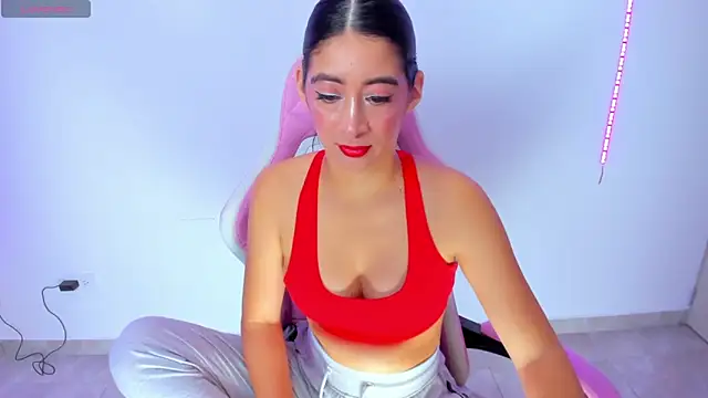 Snapshot of MeganWhite3 chatting on February 2025 11:36:02 PM MeganWhite3 online show from February 2025 11:36:02 PM