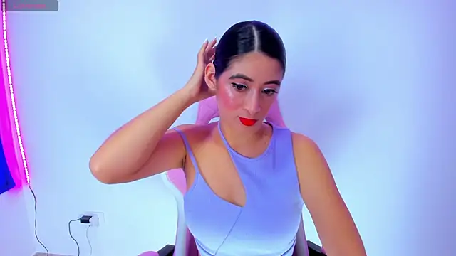 Snapshot of MeganWhite3 chatting on February 2025 06:03:01 AM MeganWhite3 online show from February 2025 06:03:01 AM