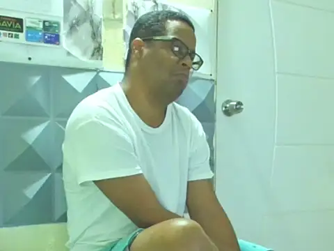 Snapshot of thesugar32 chatting on January 2026 12:40:01 PM thesugar32 online show from January 2026 12:40:01 PM