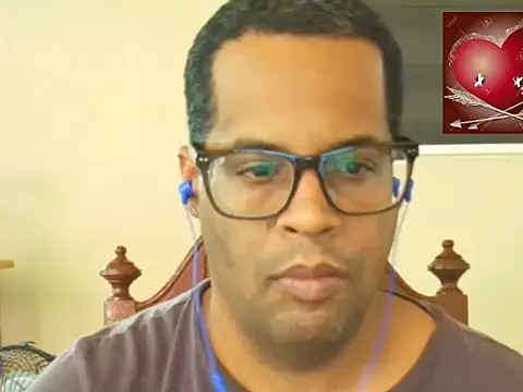 Snapshot of thesugar32 chatting on February 2026 01:07:02 PM thesugar32 online show from February 2026 01:07:02 PM