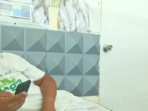 Snapshot of thesugar32 chatting on February 2026 01:33:02 PM thesugar32 online show from February 2026 01:33:02 PM