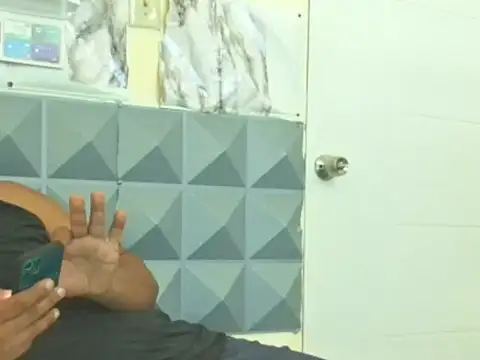 Snapshot of thesugar32 chatting on March 2026 01:39:01 PM thesugar32 online show from March 2026 01:39:01 PM