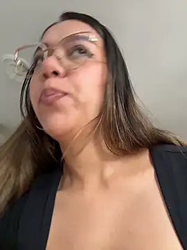 Andrea-Queen online show from April 2026 02:10:02 PM