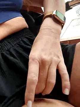 LilliThelo online show from February 2025 11:02:02 AM