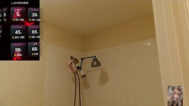 Snapshot of Blondiewithanass chatting on June 2026 05:02:01 AM Blondiewithanass online show from June 2026 05:02:01 AM