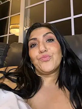 Snapshot of LittleMissEeve chatting on May 2026 04:41:02 AM LittleMissEeve online show from May 2026 04:41:02 AM