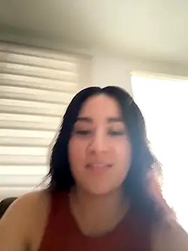 Nina lovi online show from November 2025 08:44:01 PM