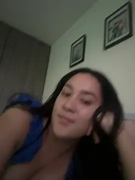 Nina lovi online show from April 2026 11:18:02 PM