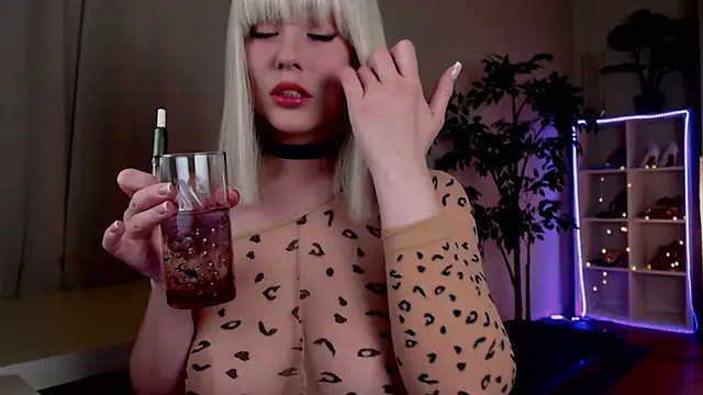 Queensy Sins online show from May 2026 03:44:02 PM