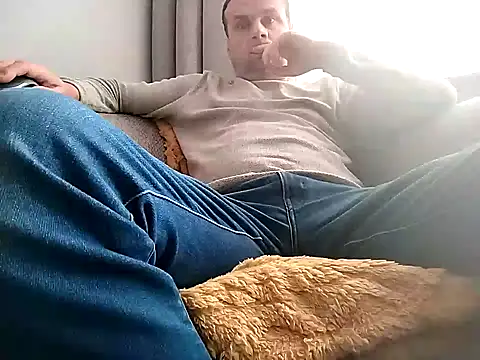 grzes19763 online show from October 2025 09:42:01 AM