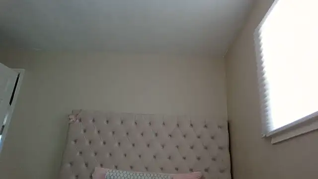 Snapshot of beautylovess chatting on December 2025 06:12:01 PM beautylovess online show from December 2025 06:12:01 PM