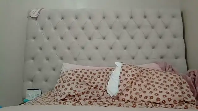 Snapshot of beautylovess chatting on January 2026 04:43:02 PM beautylovess online show from January 2026 04:43:02 PM