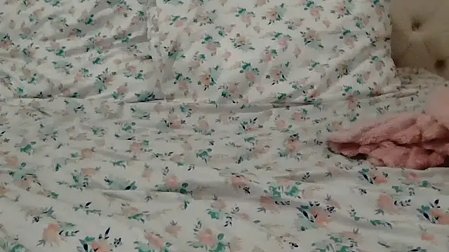 Snapshot of beautylovess chatting on February 2026 10:37:01 PM beautylovess online show from February 2026 10:37:01 PM