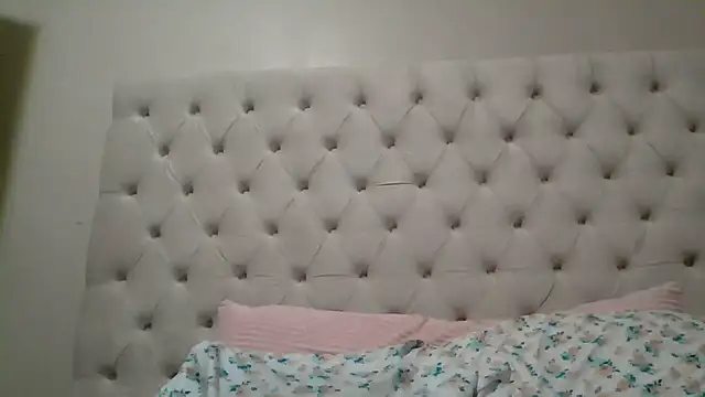 Snapshot of beautylovess chatting on February 2026 01:01:02 AM beautylovess online show from February 2026 01:01:02 AM