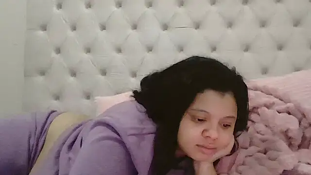 Snapshot of beautylovess chatting on February 2026 11:04:02 PM beautylovess online show from February 2026 11:04:02 PM