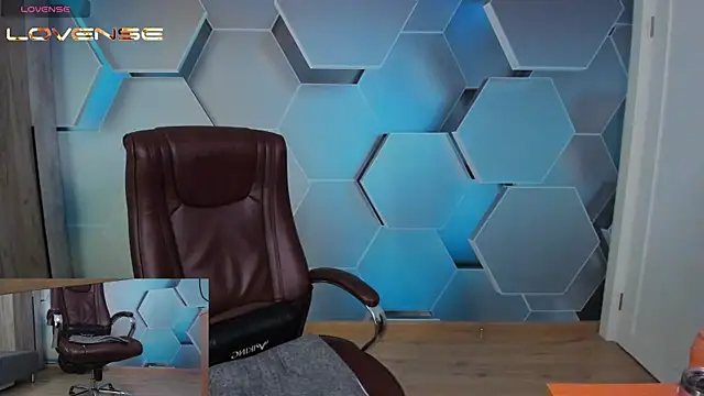 Snapshot of SteveTiger chatting on May 2026 03:31:02 PM SteveTiger online show from May 2026 03:31:02 PM
