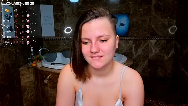 MelindaTin online show from November 2025 12:43:01 AM