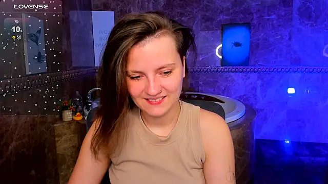 Snapshot of MelindaTin chatting on June 2026 01:25:01 AM MelindaTin online show from June 2026 01:25:01 AM