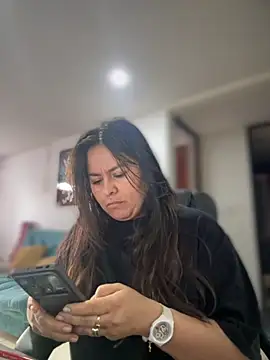 Ixchel Anaid online show from October 2025 02:18:02 PM