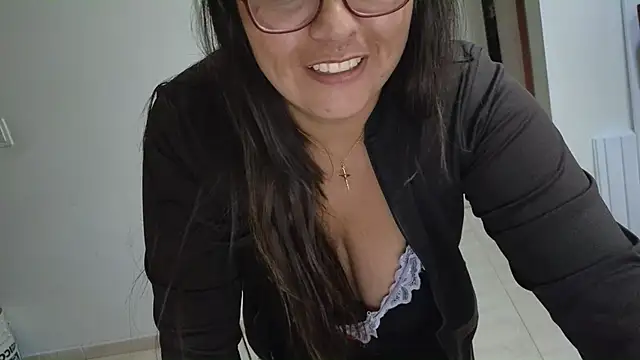 Ixchel Anaid online show from November 2025 12:05:02 PM