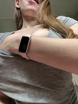 Snapshot of FairyTaylor chatting on March 2026 04:07:02 AM FairyTaylor online show from March 2026 04:07:02 AM