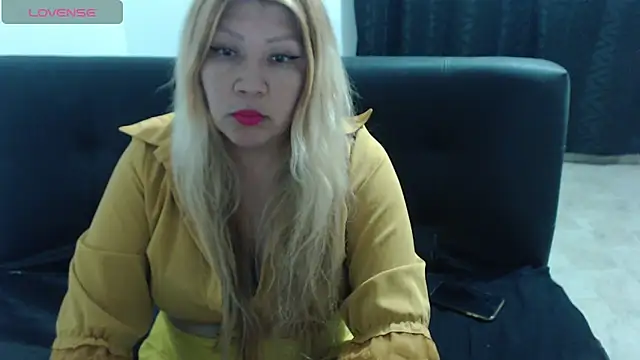 Dulce-Bella online show from December 2024 07:48:02 PM