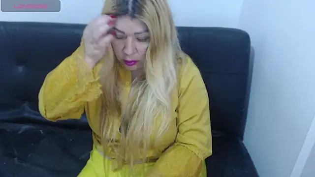 Dulce-Bella online show from March 2025 04:21:01 PM