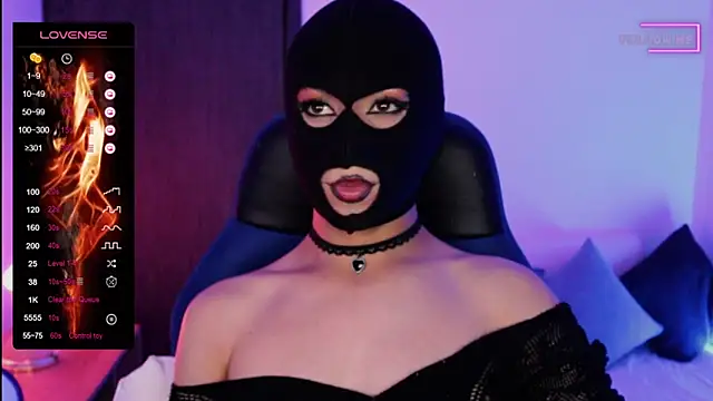 Snapshot of Bigfemblue chatting on March 2025 11:02:01 PM Bigfemblue online show from March 2025 11:02:01 PM