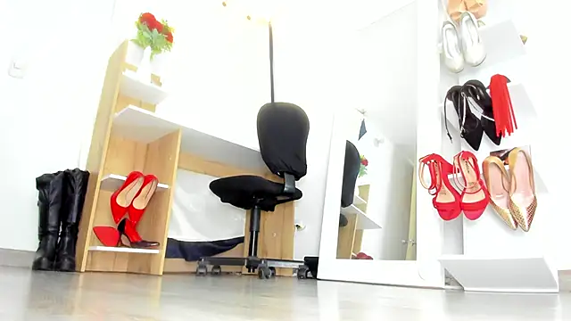 MIss Kendall  online show from October 2025 07:11:01 PM