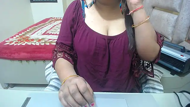 Snapshot of Shanvi_ chatting on February 2025 03:28:01 AM Shanvi  online show from February 2025 03:28:01 AM