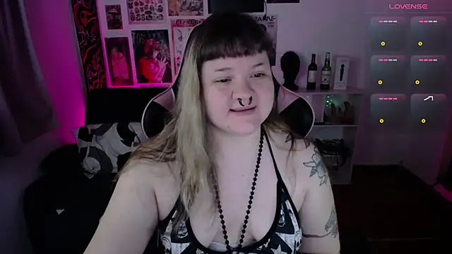 Snapshot of Bdsm_and_fries chatting on July 2026 03:43:01 PM Bdsm and fries online show from July 2026 03:43:01 PM