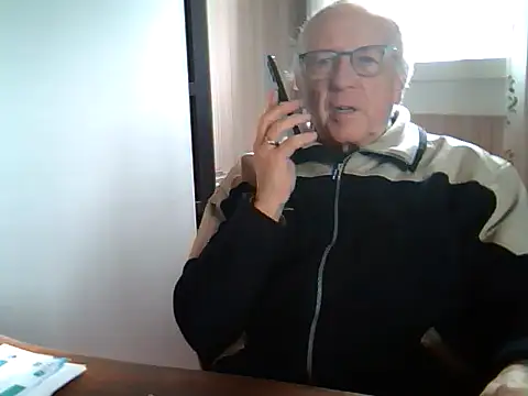 Snapshot of johnjohn622662 chatting on February 2025 01:10:02 PM johnjohn622662 online show from February 2025 01:10:02 PM