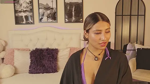 Rubyross21 online show from June 2026 10:41:02 PM