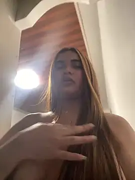 Snapshot of Bombshell_Ashy chatting on February 2025 06:18:02 AM Bombshell Ashy online show from February 2025 06:18:02 AM