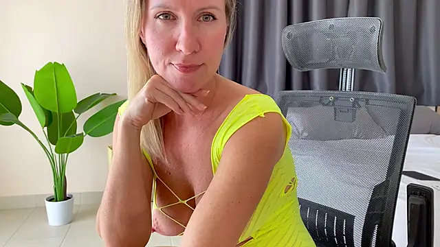 KatnessHot online show from November 2025 06:27:01 AM