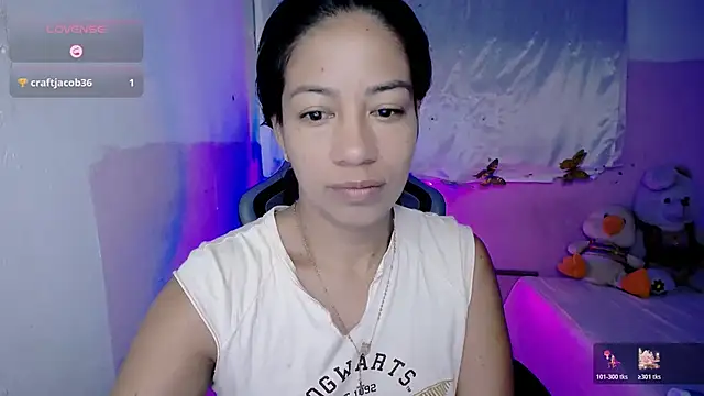 ninatiny online show from November 2025 10:39:02 AM